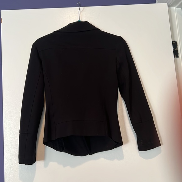 💁‍♀️💁‍♀️ Hot Size S Max&Co black stretchy short jacket 👍💁‍♀️EUC - Picture 5 of 12